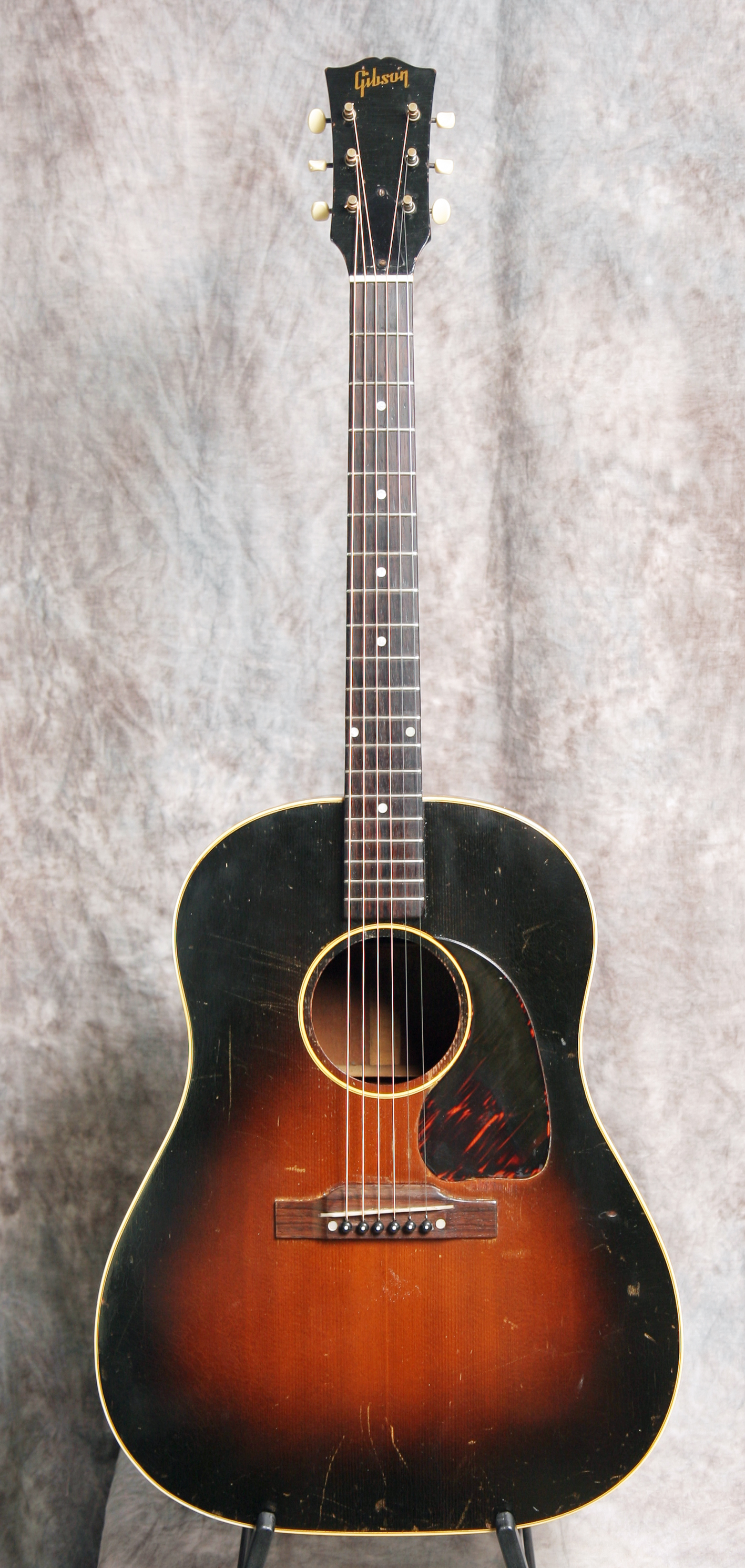 Gibson　j-45 1952 Gibson J-45 Guitar